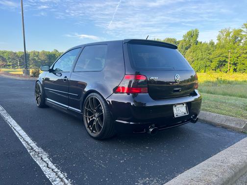 Black 2004 Volkswagen R32 Base