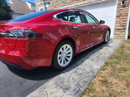 2017 Tesla Model S 75D