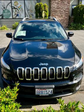 Black 2018 Jeep Cherokee Latitude Plus