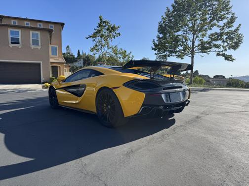 2016 McLaren 570S Base