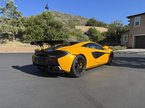 2016 McLaren 570S Base