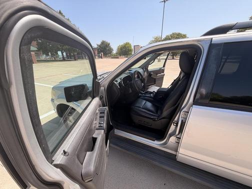 Silver 2009 Ford Explorer XLT