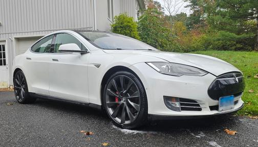 2014 Tesla Model S Performance