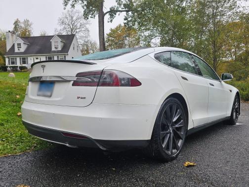 2014 Tesla Model S Performance