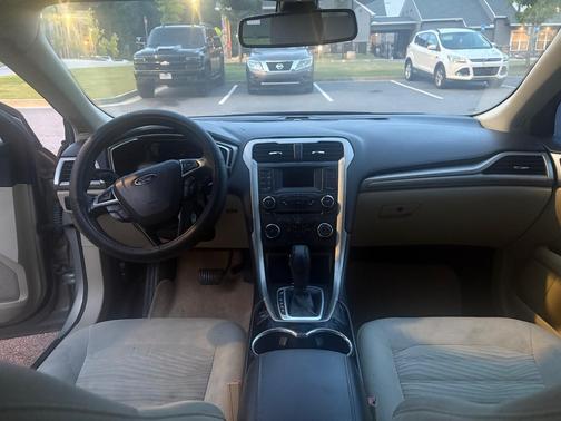 Gold 2016 Ford Fusion SE