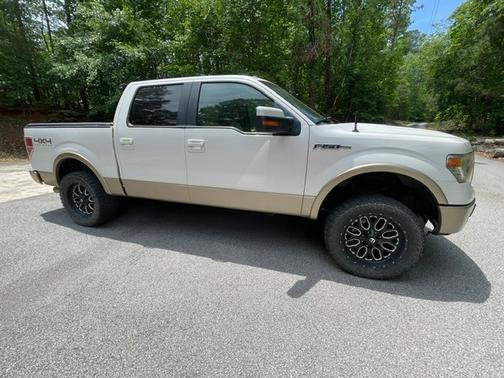 White 2013 Ford F-150 Lariat