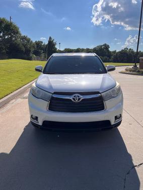 White 2016 Toyota Highlander Limited