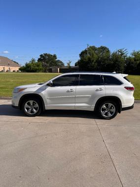 White 2016 Toyota Highlander Limited