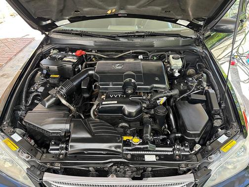 Black 2001 Lexus IS 300 Base