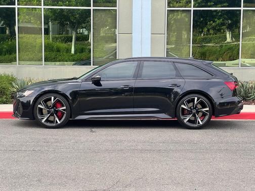 Black 2021 Audi RS 6 Avant 4.0T