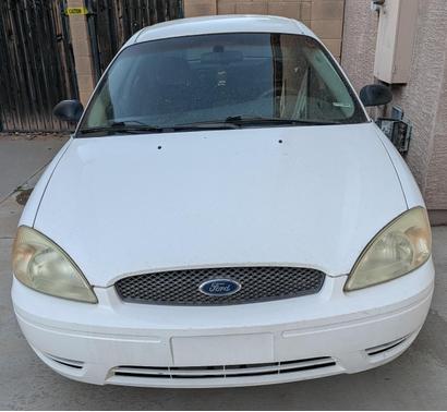 White 2005 Ford Taurus SE