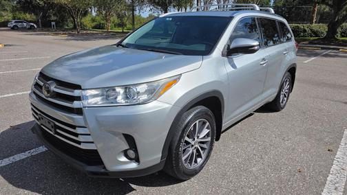 Silver 2018 Toyota Highlander XLE