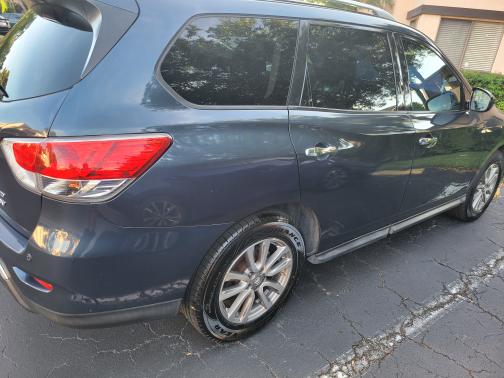 2015 Nissan Pathfinder SV