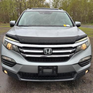 Silver 2017 Honda Pilot Touring