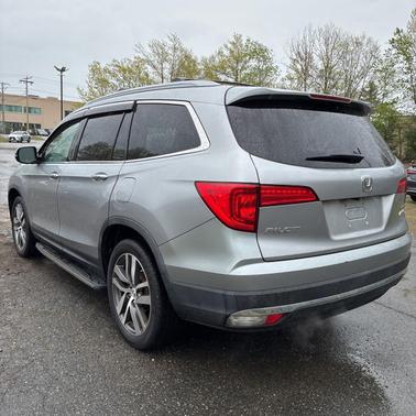 Silver 2017 Honda Pilot Touring