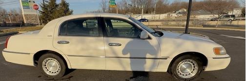 1999 Lincoln Town Car Executive