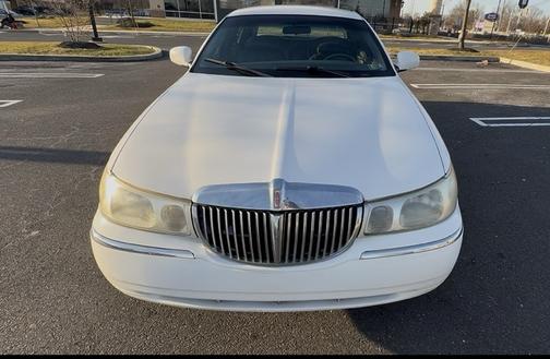 1999 Lincoln Town Car Executive