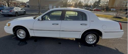 1999 Lincoln Town Car Executive