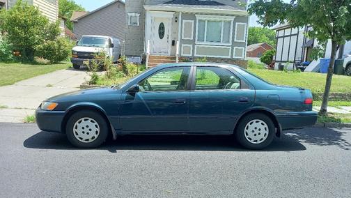 Green 1997 Toyota Camry LE