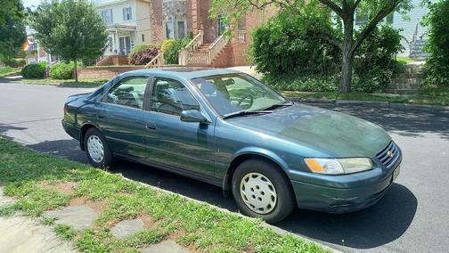 Green 1997 Toyota Camry LE