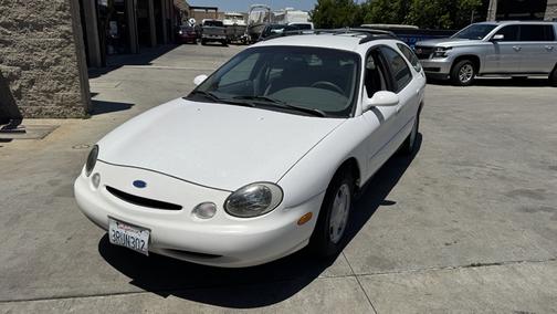 1996 Ford Taurus GL