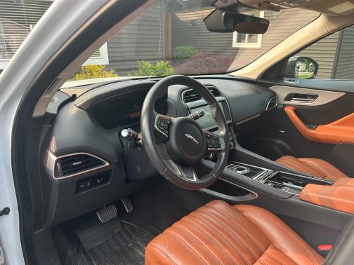 2019 Jaguar F-PACE 30t Portfolio
