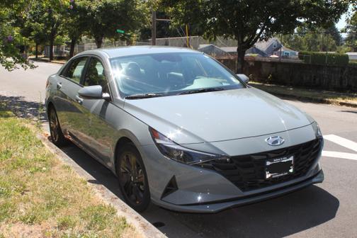 2022 Hyundai ELANTRA SEL