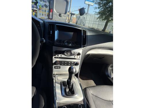 2014 INFINITI Q60 Base