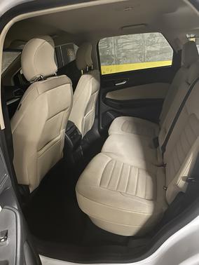 White 2016 Ford Edge SE