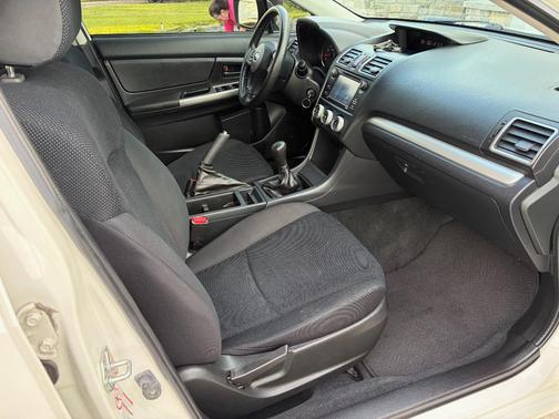 White 2016 Subaru Impreza 2.0i