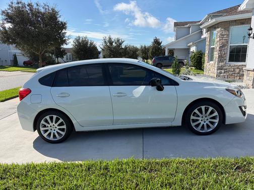 White 2016 Subaru Impreza 2.0i