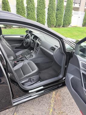 Black 2016 Volkswagen Golf SportWagen TSI SEL 4-Door