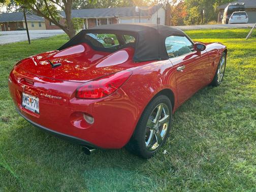 Red 2008 Pontiac Solstice Base