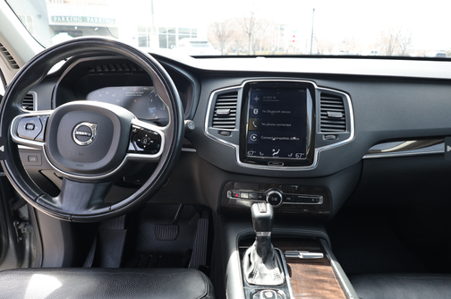 2019 Volvo XC90 T6 Momentum