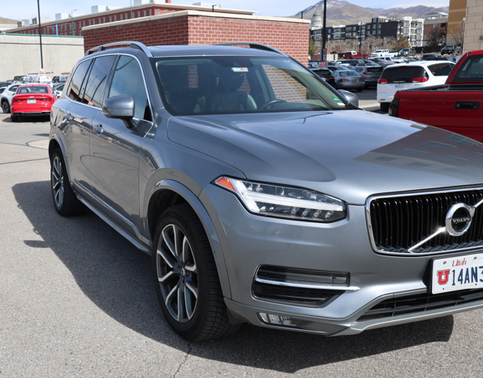 2019 Volvo XC90 T6 Momentum