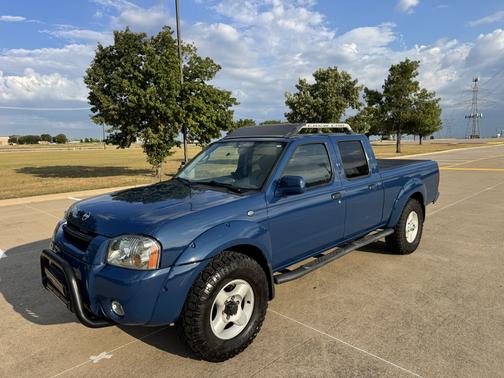Blue 2002 Nissan Frontier SE Crew Cab