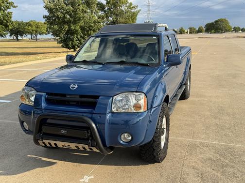 Blue 2002 Nissan Frontier SE Crew Cab