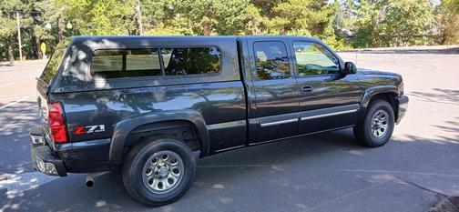 Gray 2005 Chevrolet Silverado 1500 Z71 Extended Cab