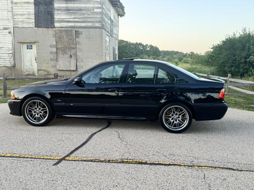 2001 BMW M5 Base
