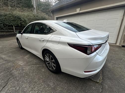 White 2021 Lexus ES 350 Base