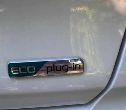 White 2019 Kia Niro Plug-In Hybrid LX