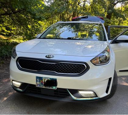 White 2019 Kia Niro Plug-In Hybrid LX