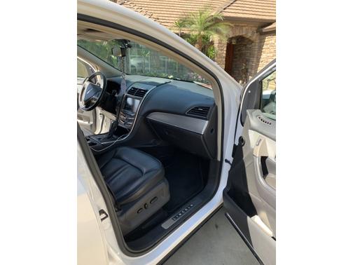 2015 Lincoln MKX Base