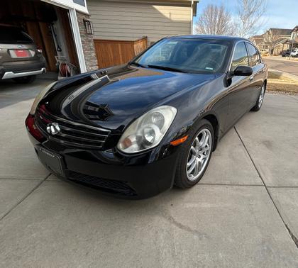 Black 2005 INFINITI G35 Base