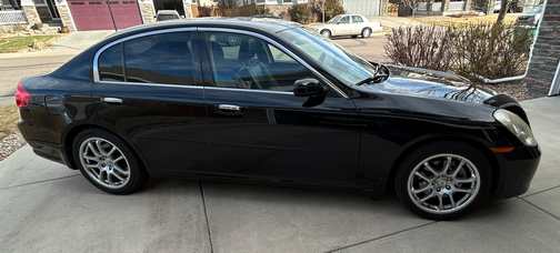 Black 2005 INFINITI G35 Base