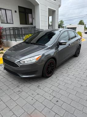 Gray 2017 Ford Focus SE