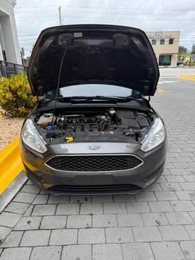 Gray 2017 Ford Focus SE
