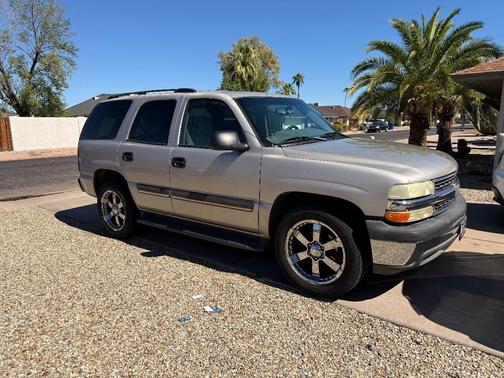 Silver 2004 Chevrolet Tahoe LS
