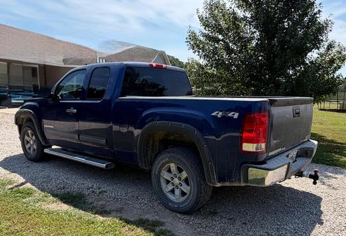 Blue 2013 GMC Sierra 1500 SLE1