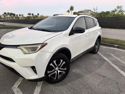 2016 Toyota RAV4 LE